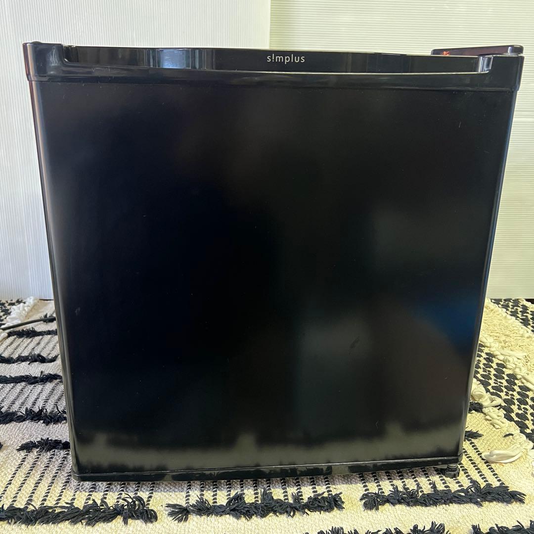送料込み＊Simplus 2022年製1ドア冷凍庫＊SP-31LRF1-BK
