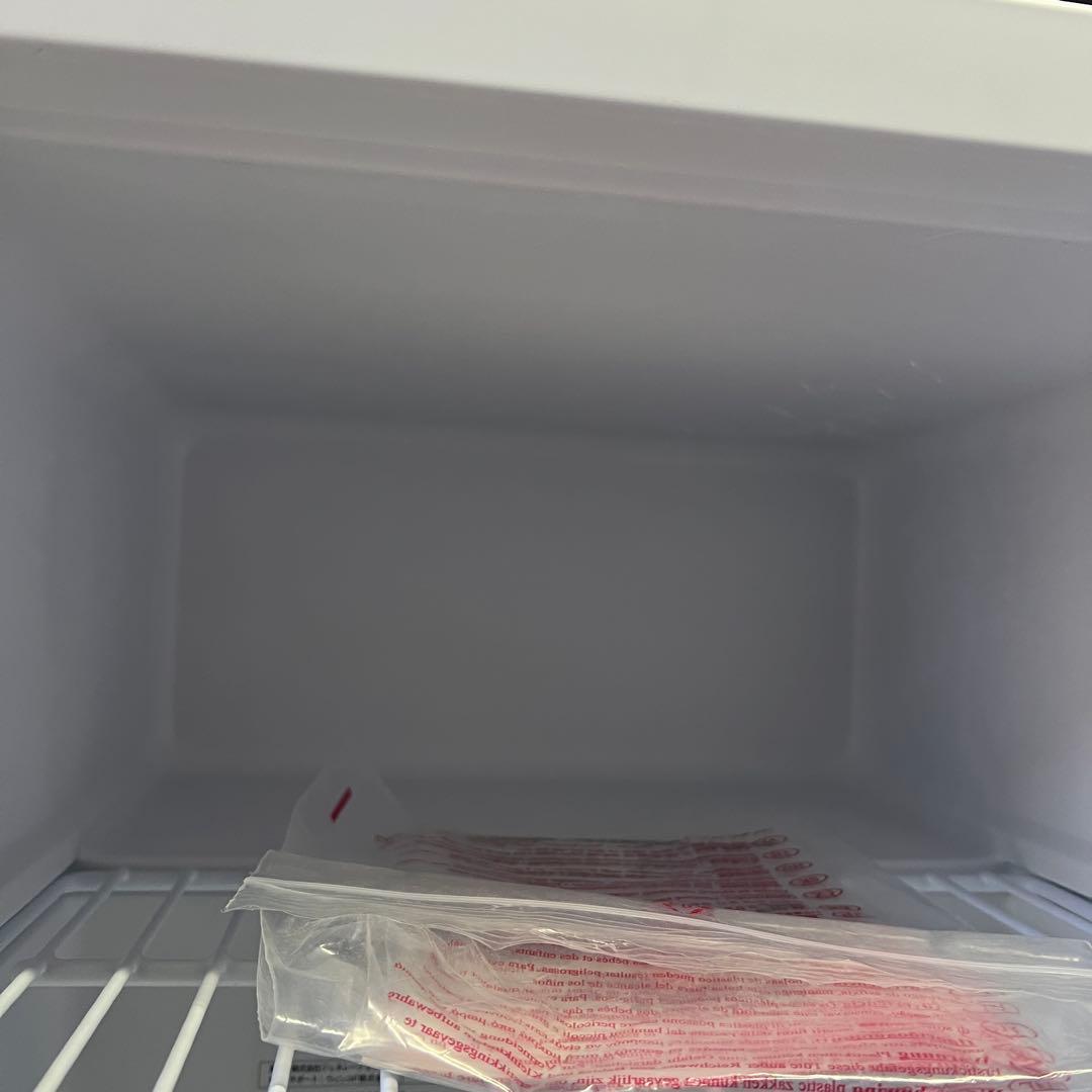 送料込み＊Simplus 2022年製1ドア冷凍庫＊SP-31LRF1-BK