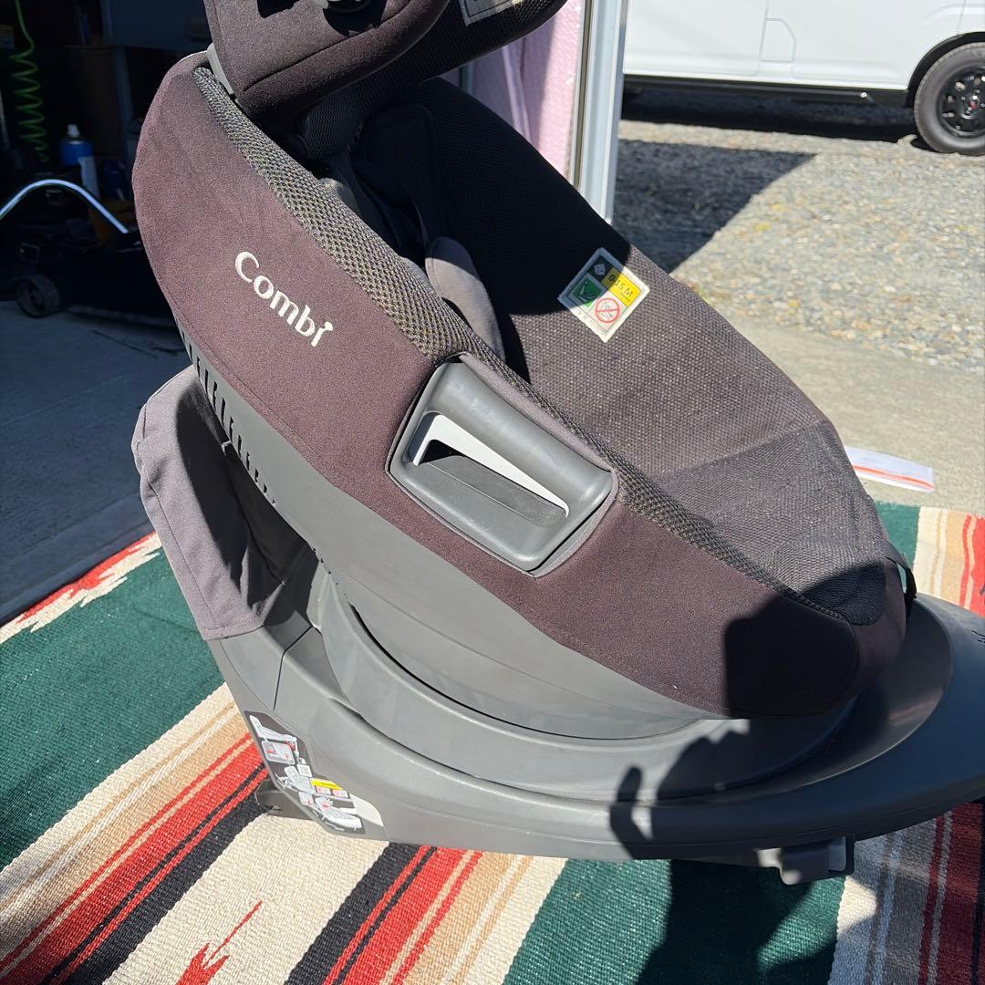 Combi 車用チャイルドシート 黒　THE Sシリーズ　ISOFIX