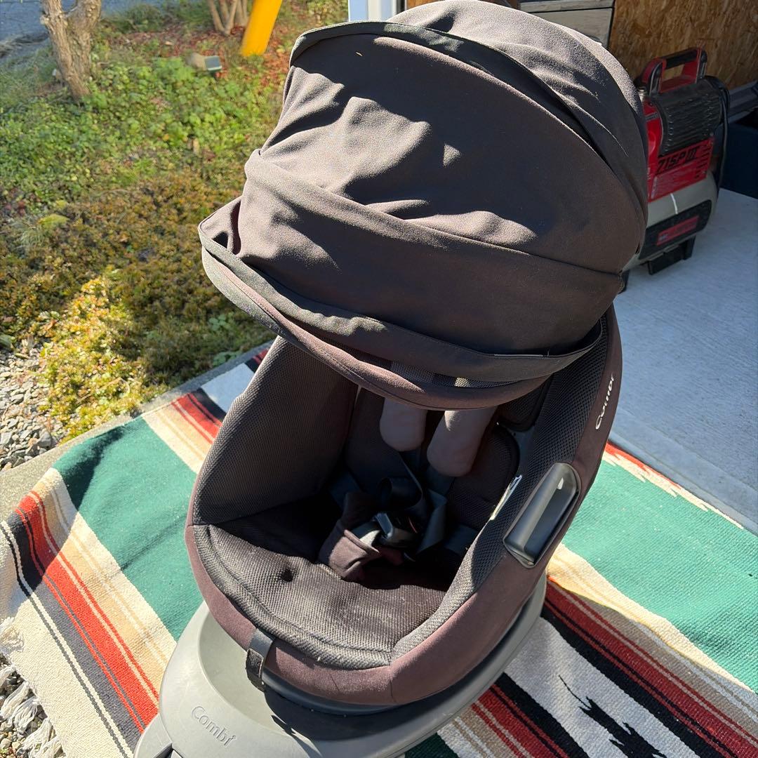 Combi 車用チャイルドシート 黒　THE Sシリーズ　ISOFIX