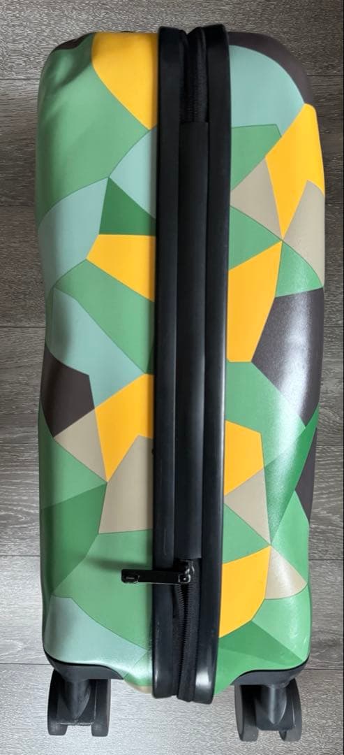 クラッシュバゲージキャリーケース40L