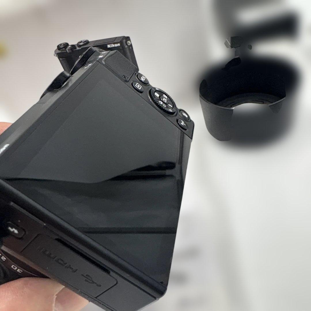 美品　Nikon 1 J5 ズームレンズキット シルバー