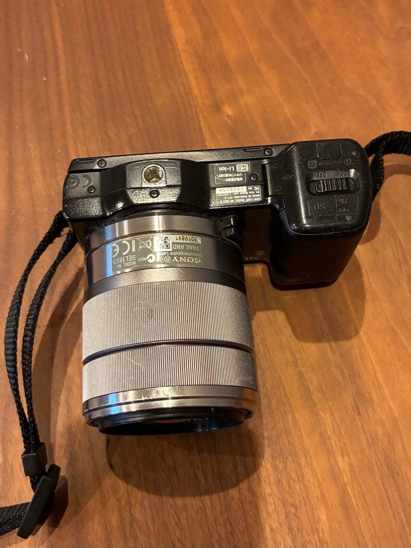 【値下げしました】ミラーレス一眼　Sony α NEX-5 デジカメ　カメラ