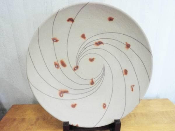 山本陶秀ゆかりの備州窯、山本宗秀作・緋襷大皿