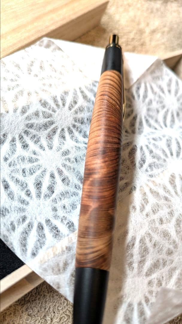 ≪特上≫　屋久杉“根”無垢タイプ　浮造り仕上げ　ボールペン