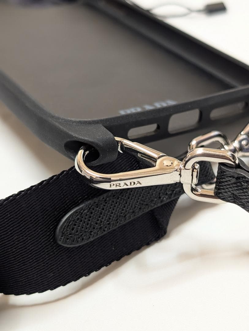 新品　PRADA　プラダ　iPhone 14 PLUS ケース　サフィアーノ