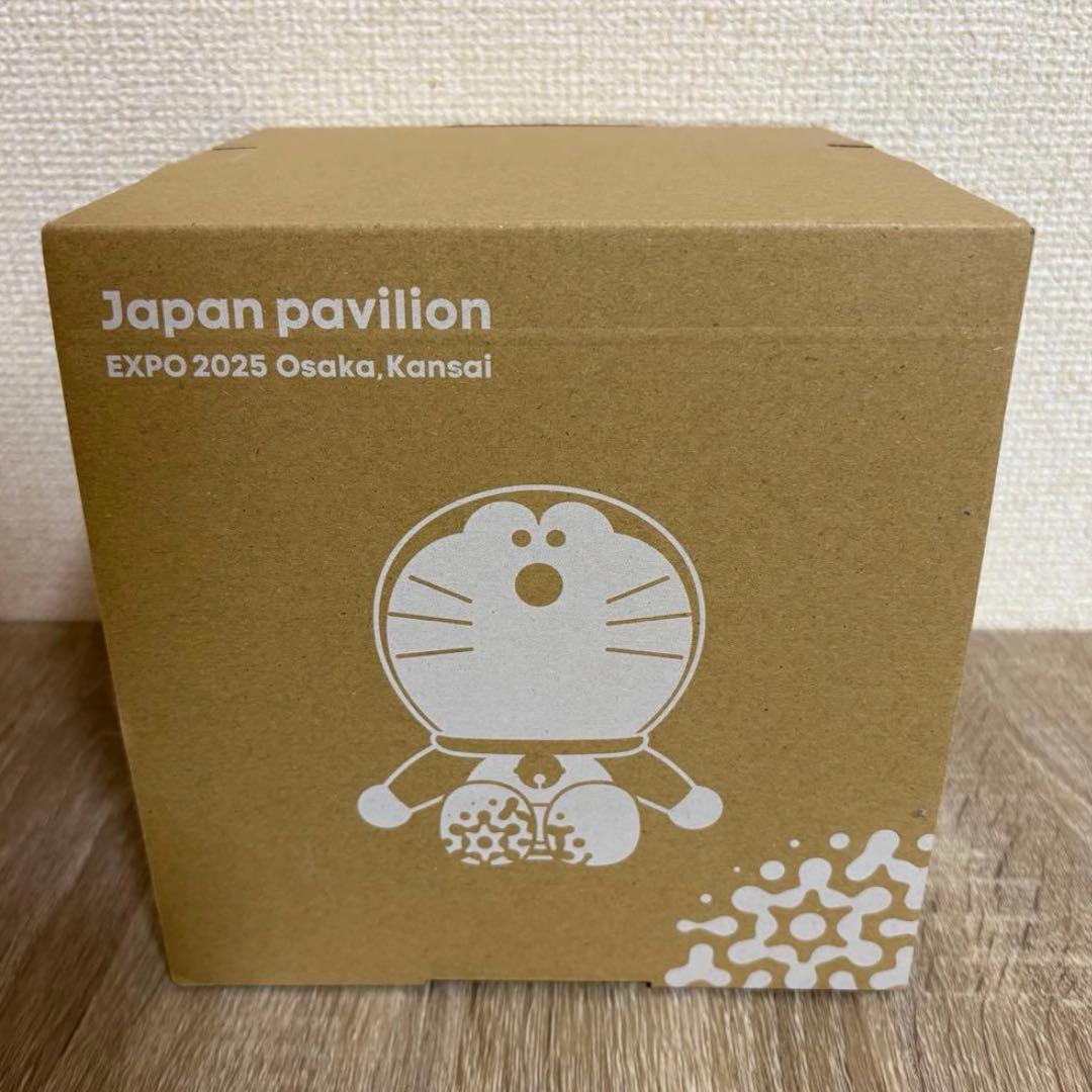 大阪関西万博　日本館限定フィギュア3体 　ベアブリック　ハローキティ　ドラえもん