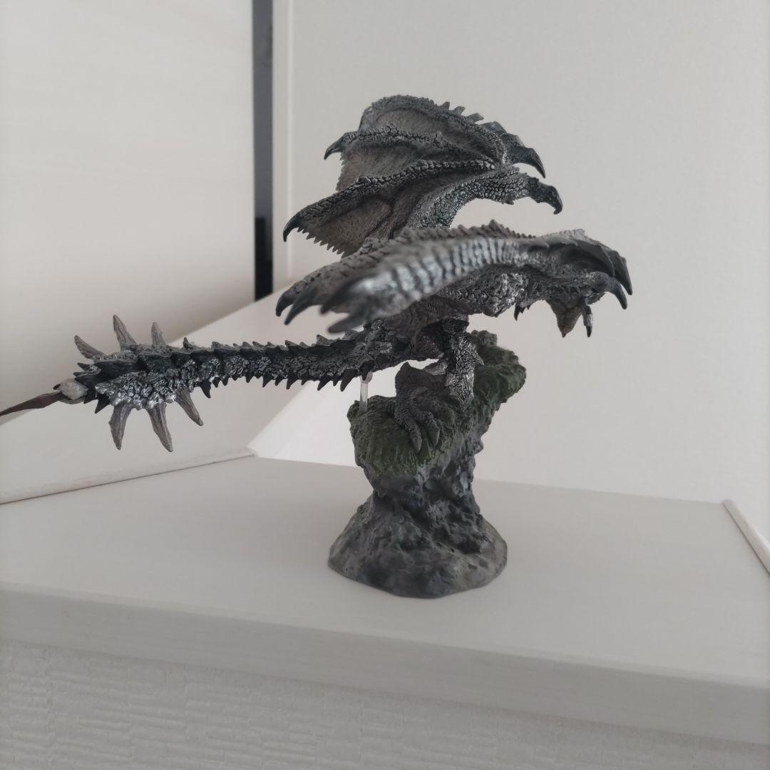 クリエイターズモデル リオレウス 希少種　モンスターハンター　銀【おまけ付き】