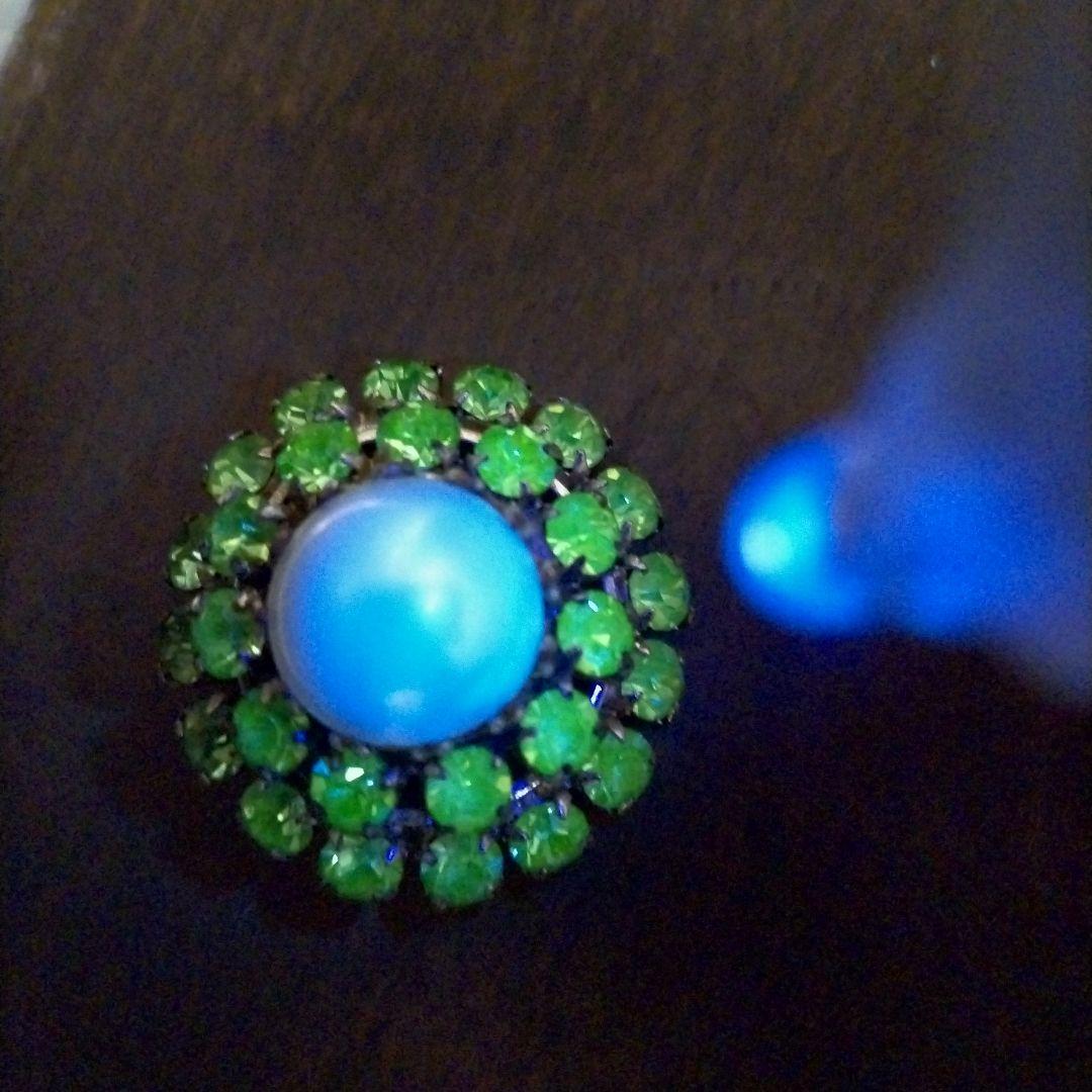 ウランガラス マベパール ヴィンテージ ブローチ