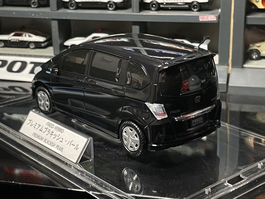 HONDA FREED HYBRID プレミアム ブラキッシュ パール ミニカー