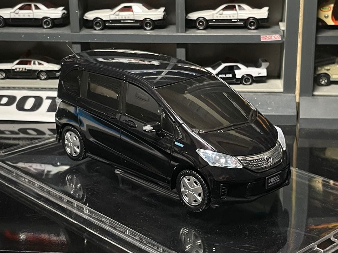 HONDA FREED HYBRID プレミアム ブラキッシュ パール ミニカー