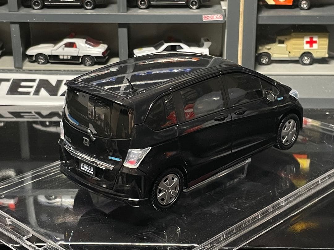 HONDA FREED HYBRID プレミアム ブラキッシュ パール ミニカー