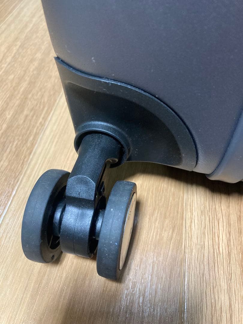 スイスミリタリー キャリーケース 18インチ　37L（拡張時42L）