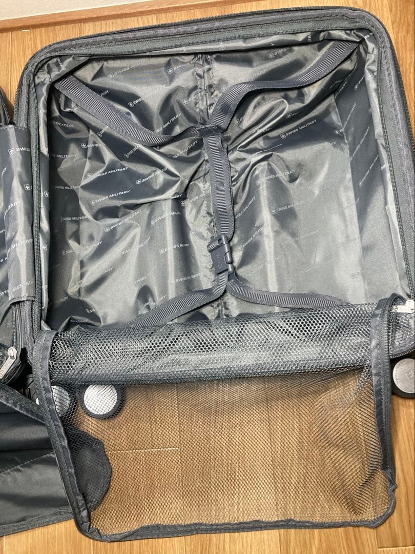 スイスミリタリー キャリーケース 18インチ　37L（拡張時42L）