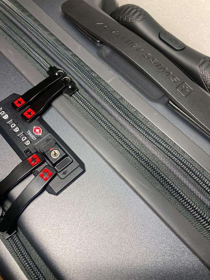 スイスミリタリー キャリーケース 18インチ　37L（拡張時42L）