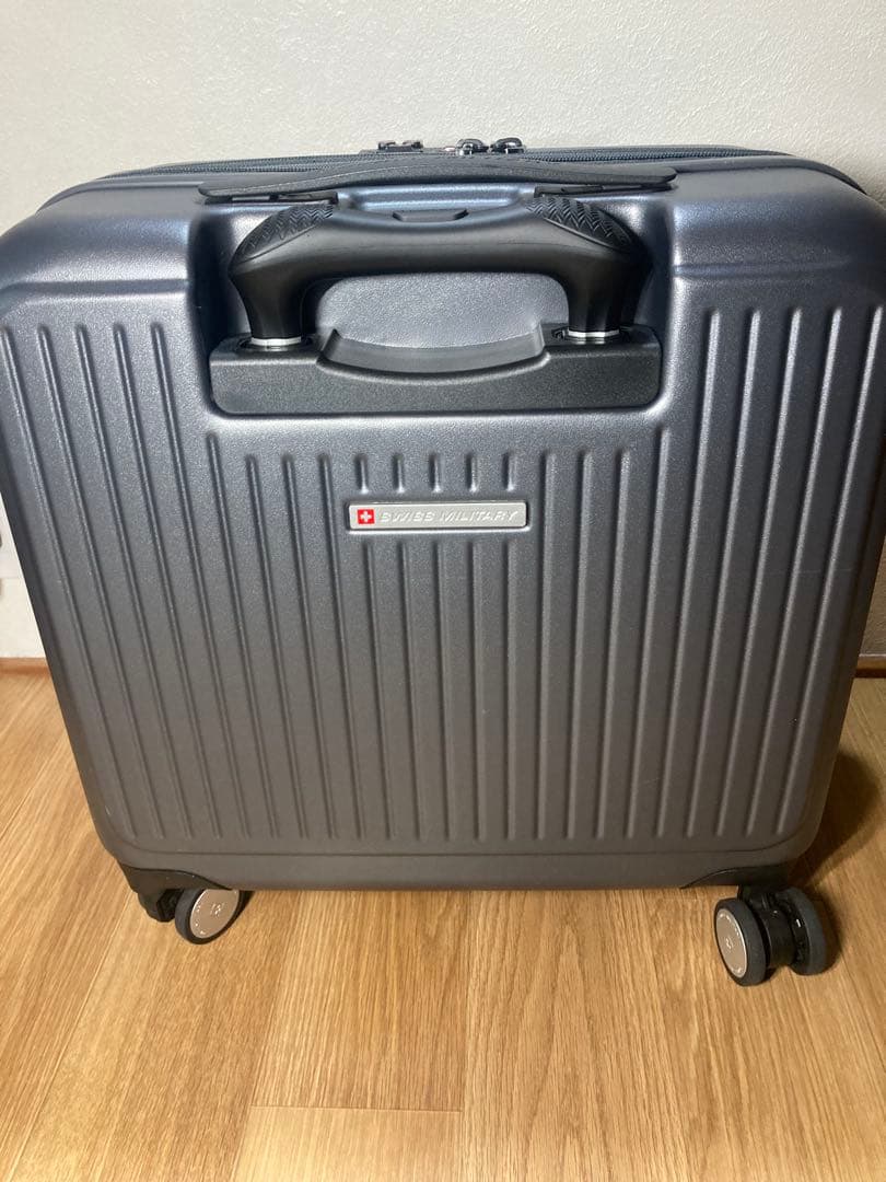スイスミリタリー キャリーケース 18インチ　37L（拡張時42L）
