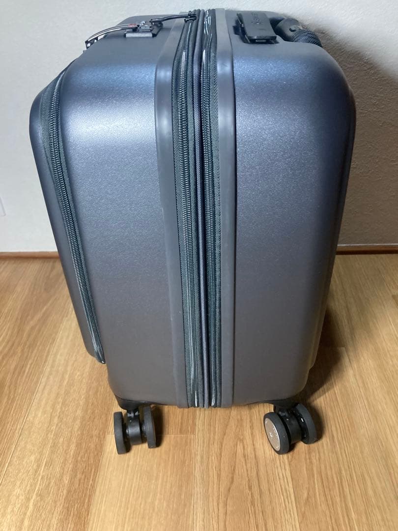 スイスミリタリー キャリーケース 18インチ　37L（拡張時42L）