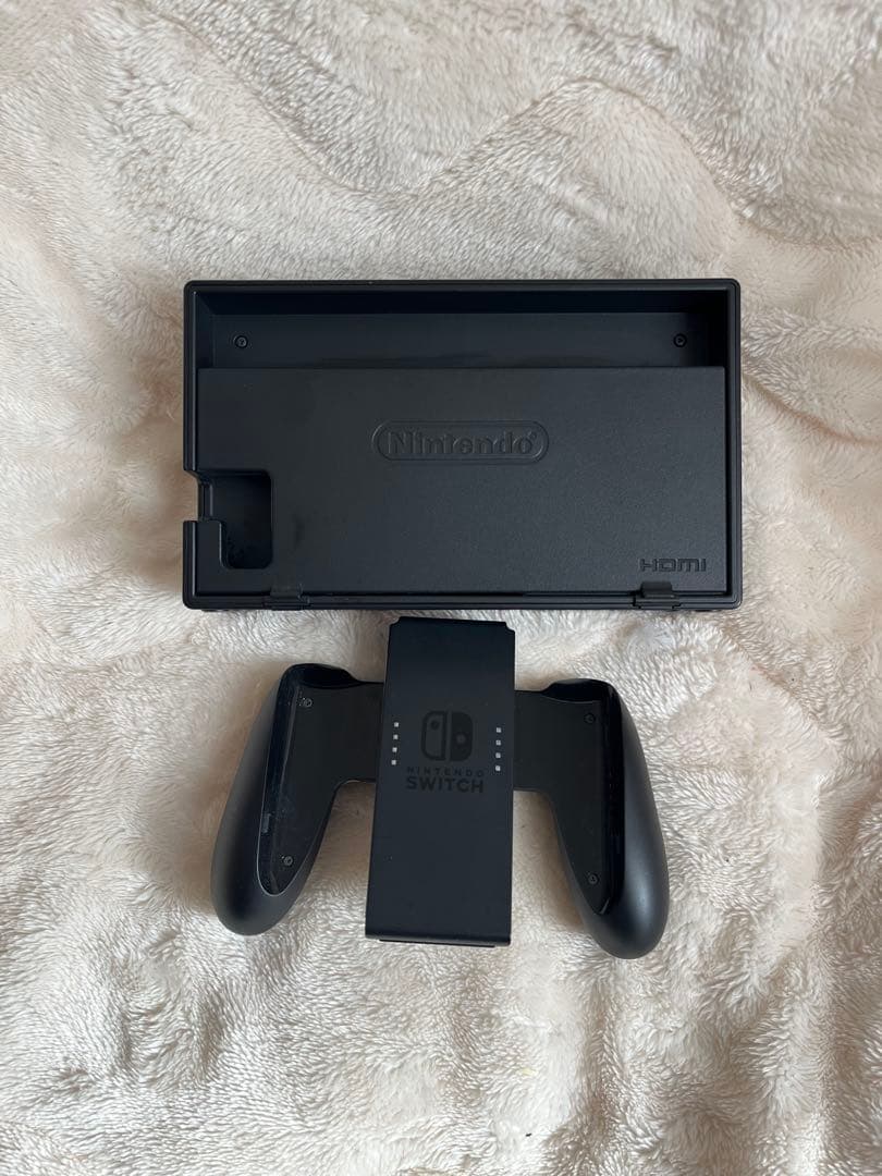 Nintendo Switch 中古 付属品あり。
