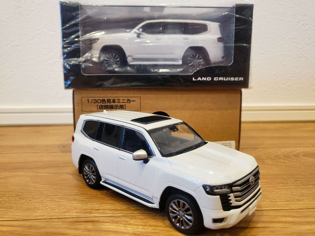 【希少‼ ランドクルーザー300 ミニカー 2台セット まとめ売り】