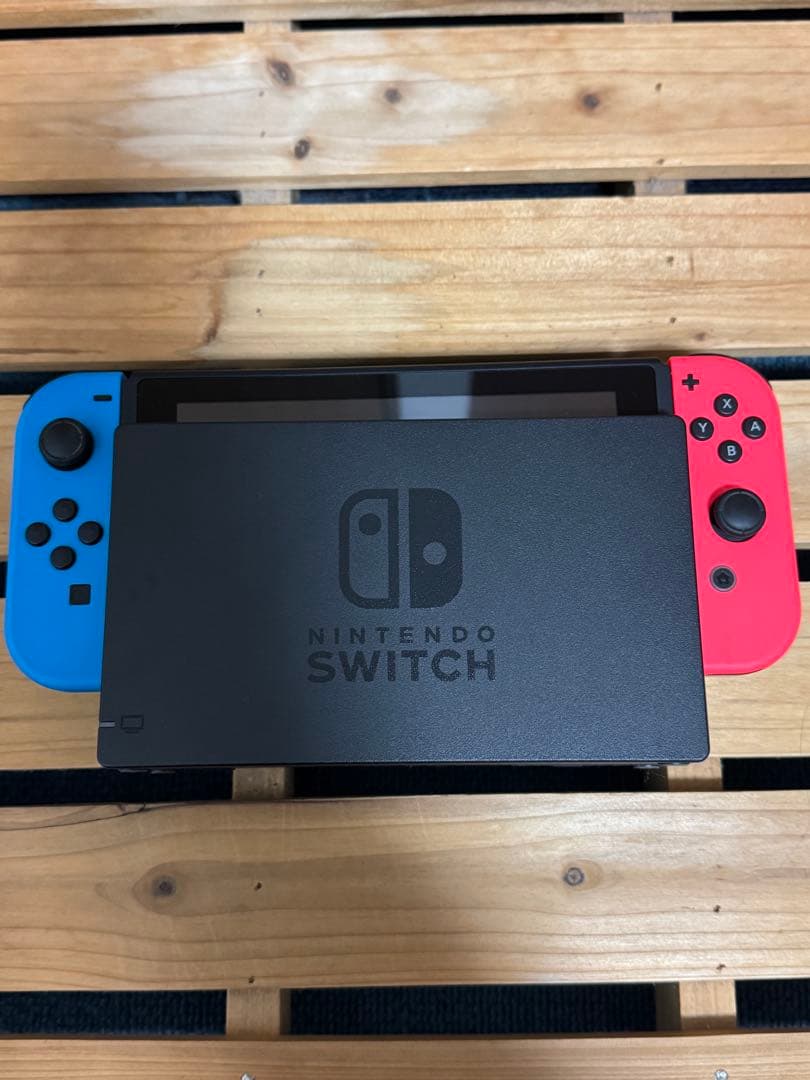 Nintendo Switch 本体【美品】　ソフト2つ付き