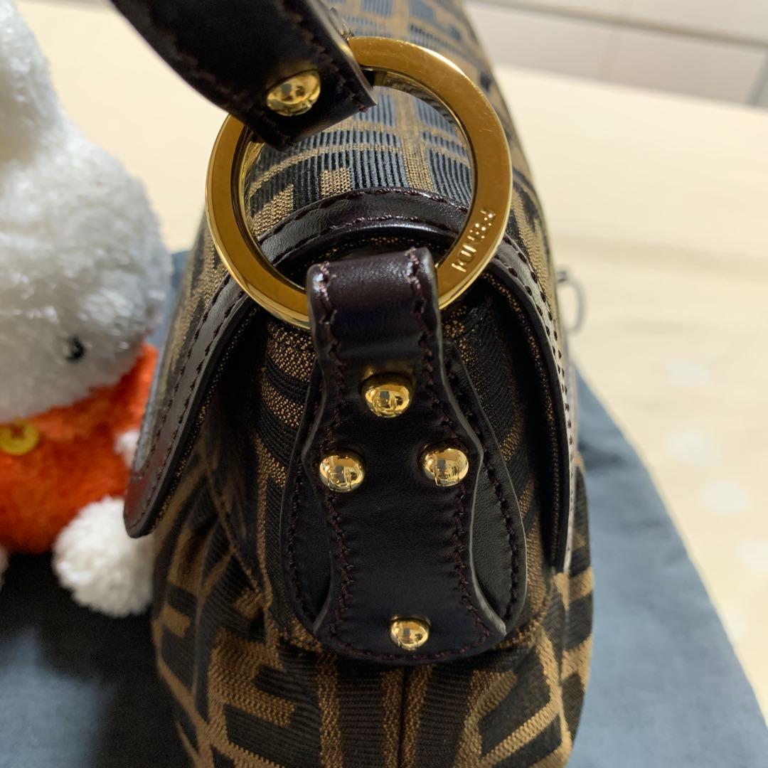 Fendi ロゴ入りショルダーバッグ ブラウン