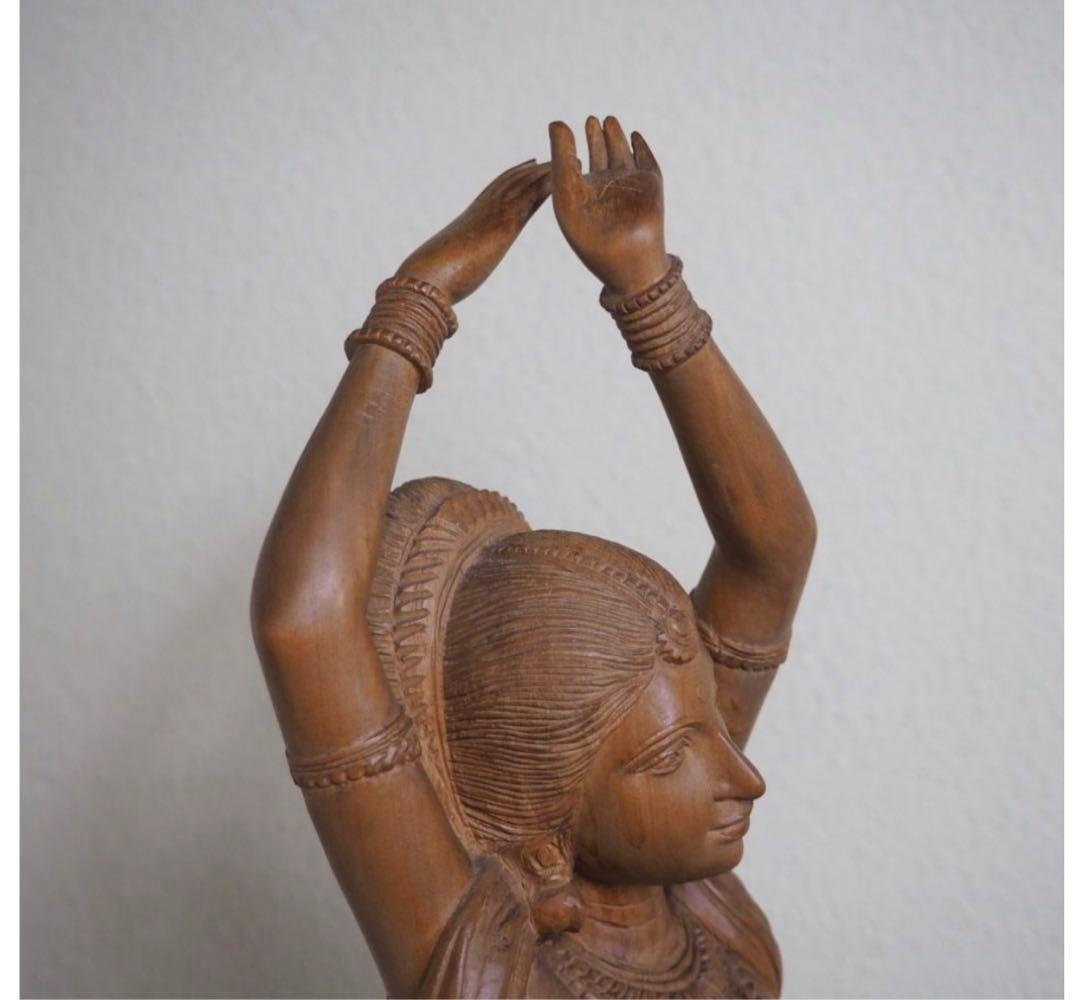 送料無料　時代物　老山白檀香木インド白檀細密彫刻女神像高さ62.5ｃｍ本物保証