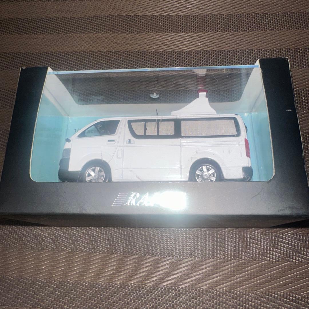 ヒコセブン　レイズTOYOTA HIACE DX 4Door ミニカー 1/43