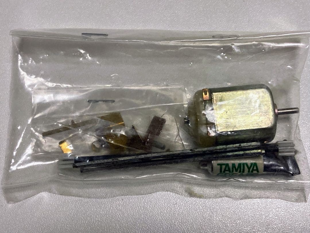 ひ*ゃ様 【お値下げ】未組立品ミニ四駆 金メッキクリアシャーシ皇帝(エンペラー)