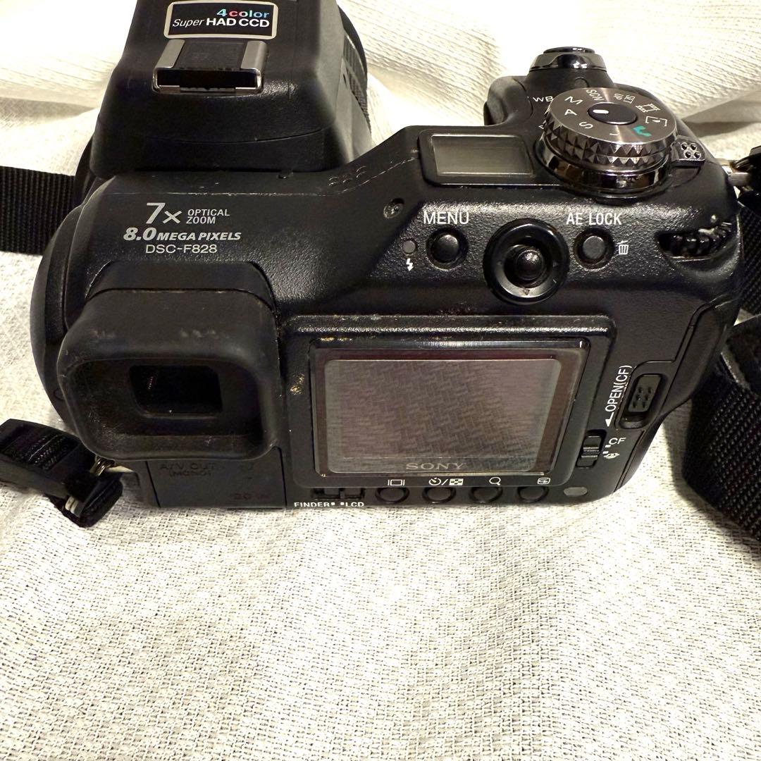 ワンオーナーSONY DSC-F828 デジタルカメラ　ストロボ 新品バッテリー