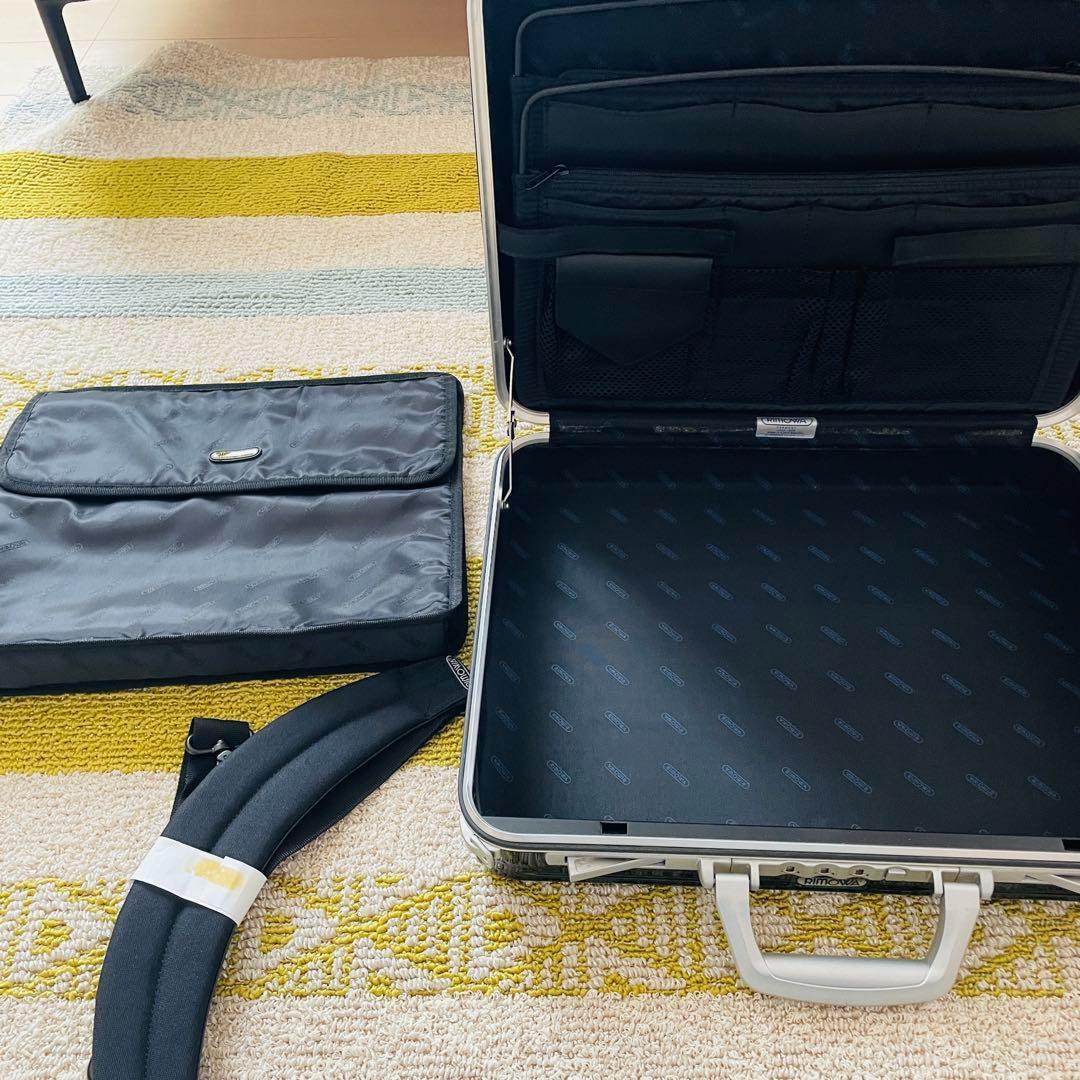 リモワ アタッシュケース 黒　ハンドバック　ショルダー　ポーチ付　ダイヤル