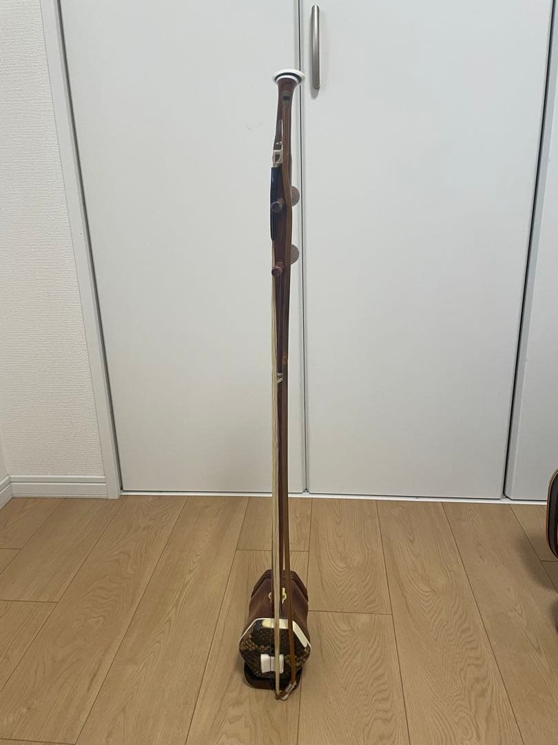 二胡 、ケース、その他付属品付