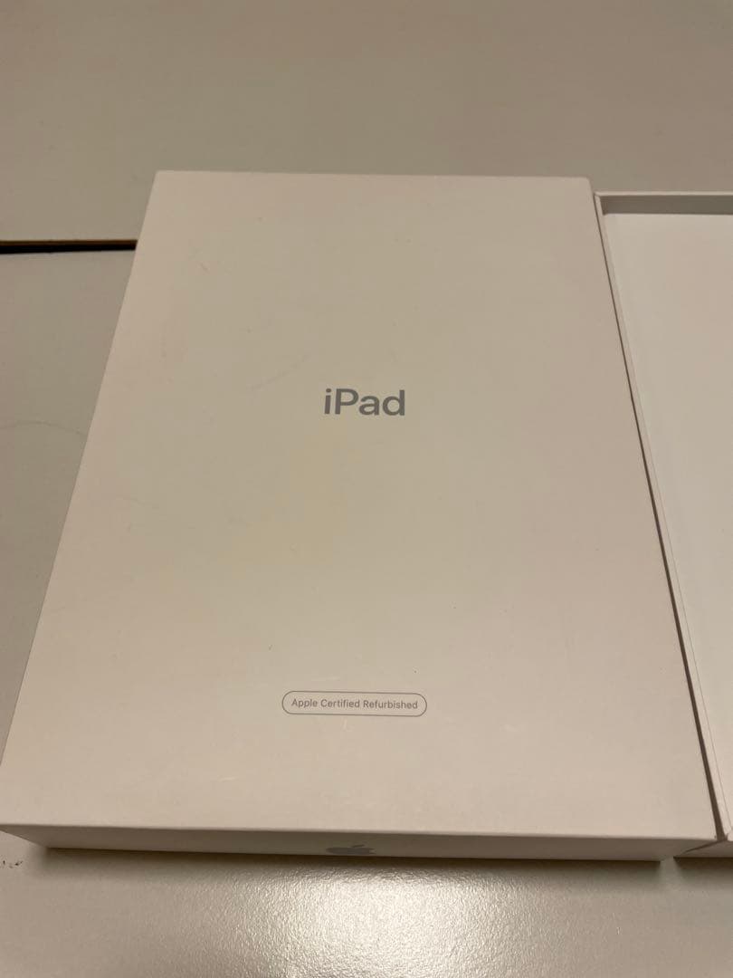 Apple iPad (第5世代) 32GB ゴールド 2017年製 ケースつき