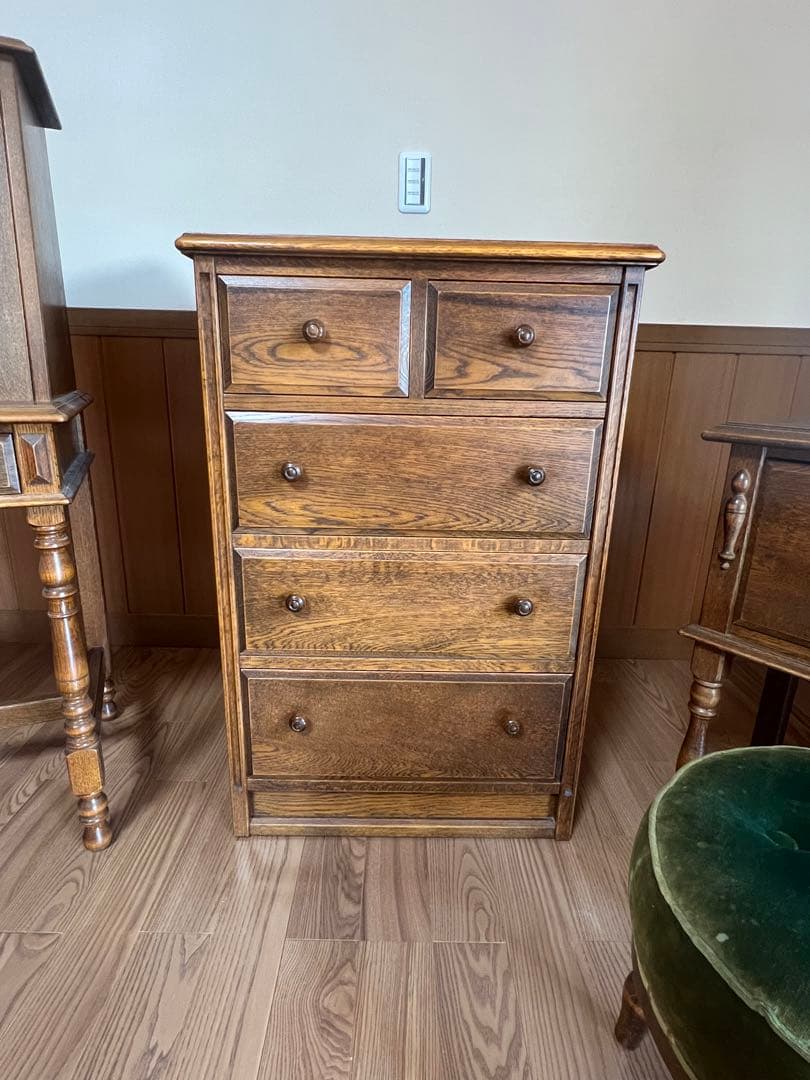 カントリーハウス　ドレッサー、椅子、デスク、チェスト