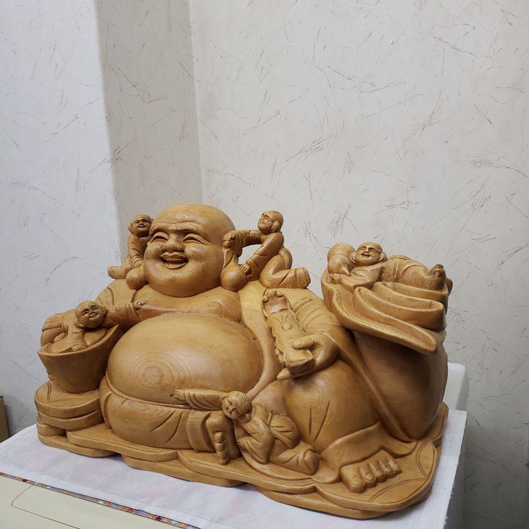 Ｂフライデー蔵出し特価布袋さん１木造り製 子供たち付き 大きめ