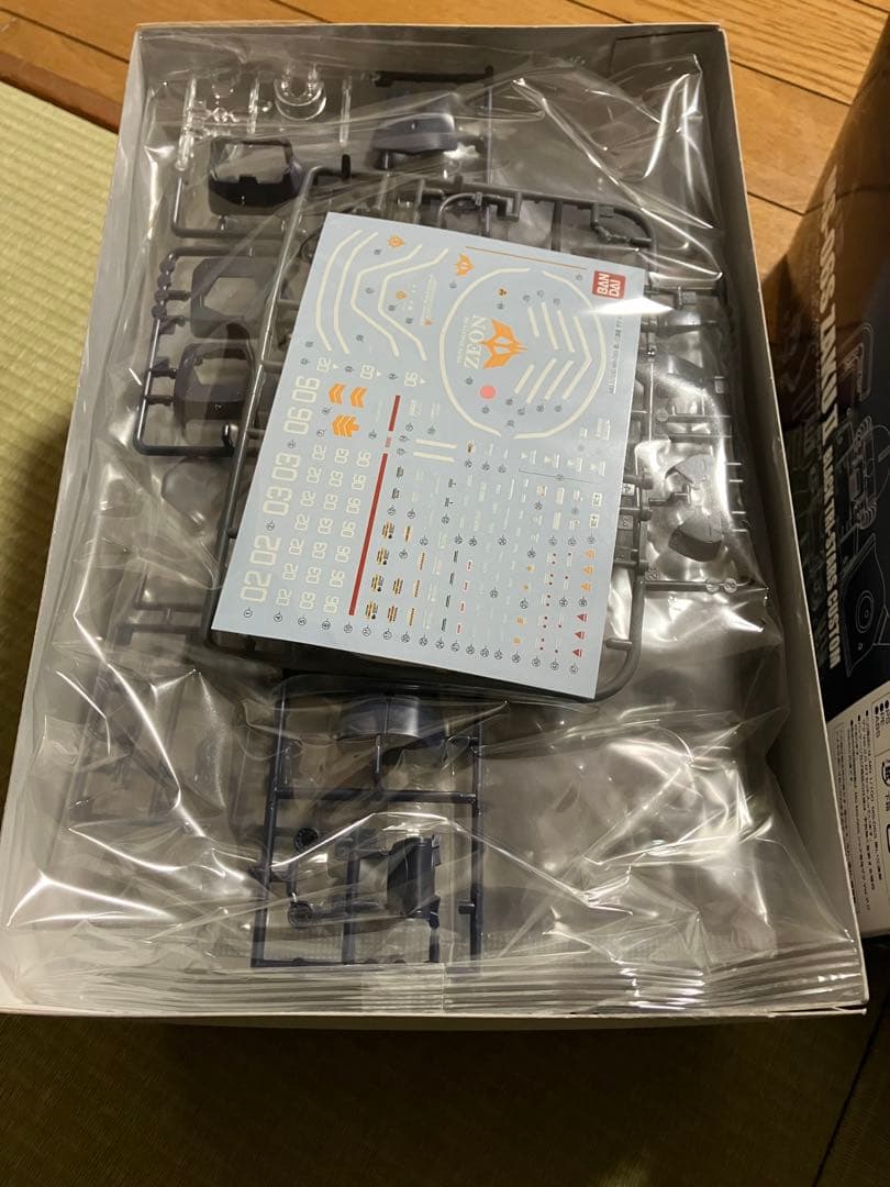 mg ザク 2.0 黒い三連星　未組立