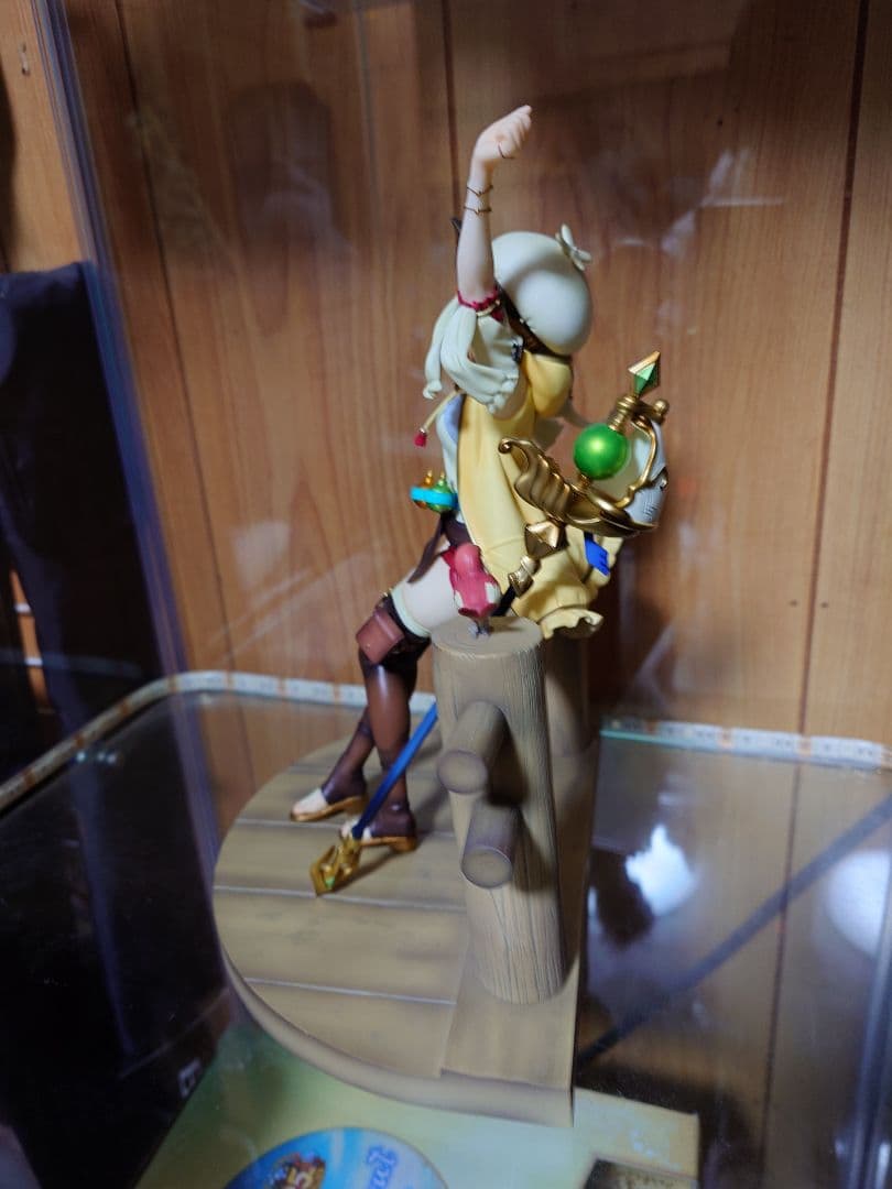 ライザのアトリエ ライザフィギュア1/7+タペストリー