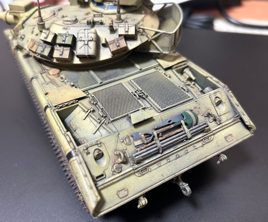 戦車　プラモデル完成品　1/35 スケール