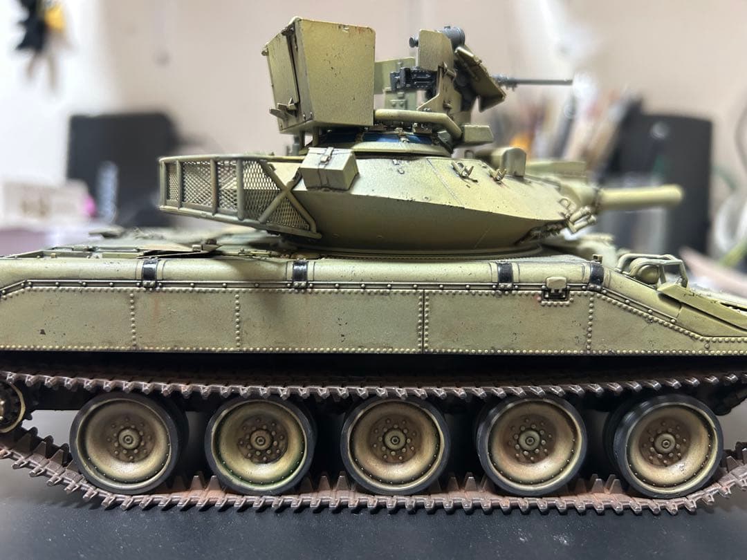 戦車　プラモデル完成品　1/35 スケール