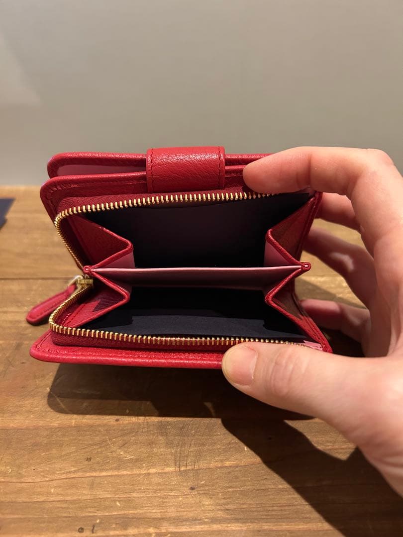 【新品・未使用】PRADA 二つ折り財布