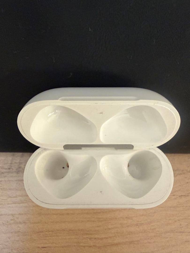 AirPods 4世代　ノイズキャンセリング搭載モデル