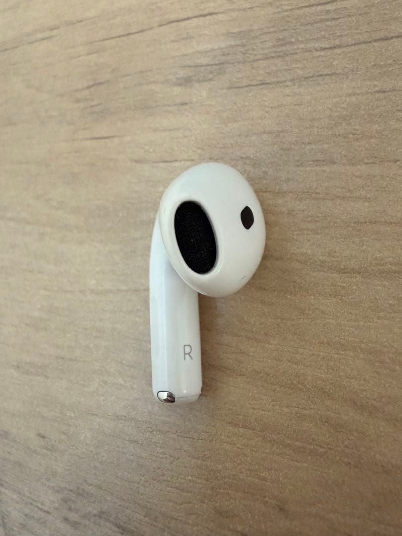 AirPods 4世代　ノイズキャンセリング搭載モデル