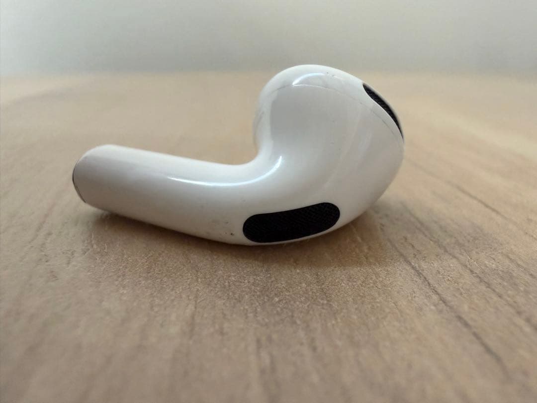 AirPods 4世代　ノイズキャンセリング搭載モデル
