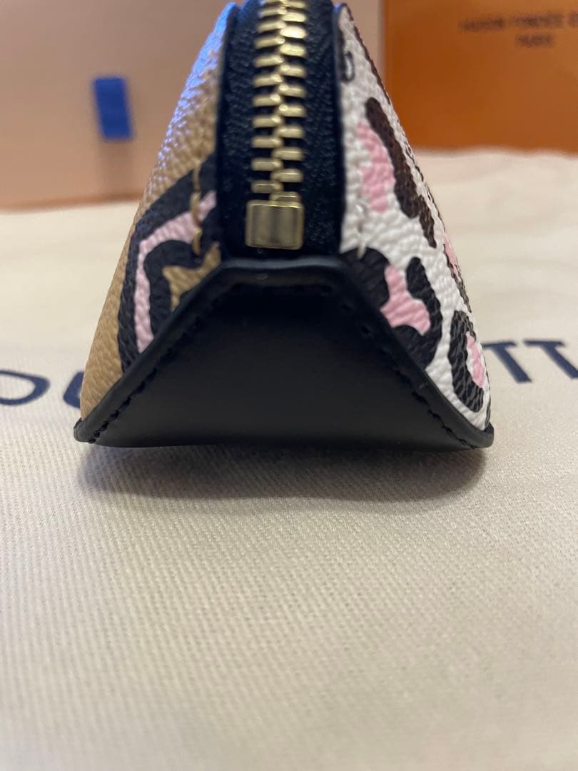 OK 未使用品Louis Vuitton ペンケース　モノグラム ヒョウ柄