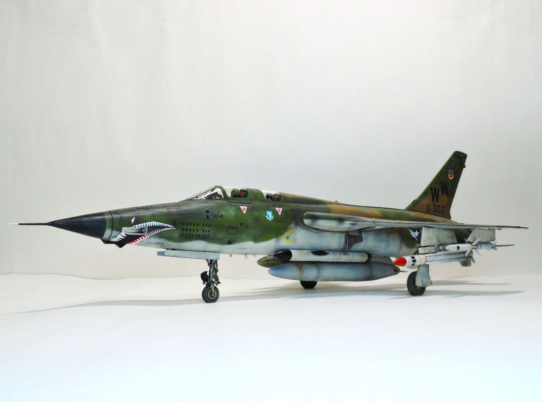 【完成品】ハセガワ 1/48 F-105G サンダーチーフ ワイルドウィーゼル
