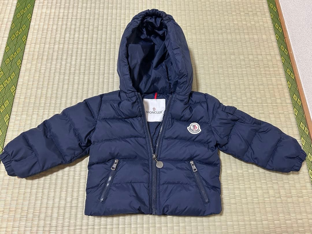 【大幅値下げ】MONCLER ネイビー ダウンコートフード付き