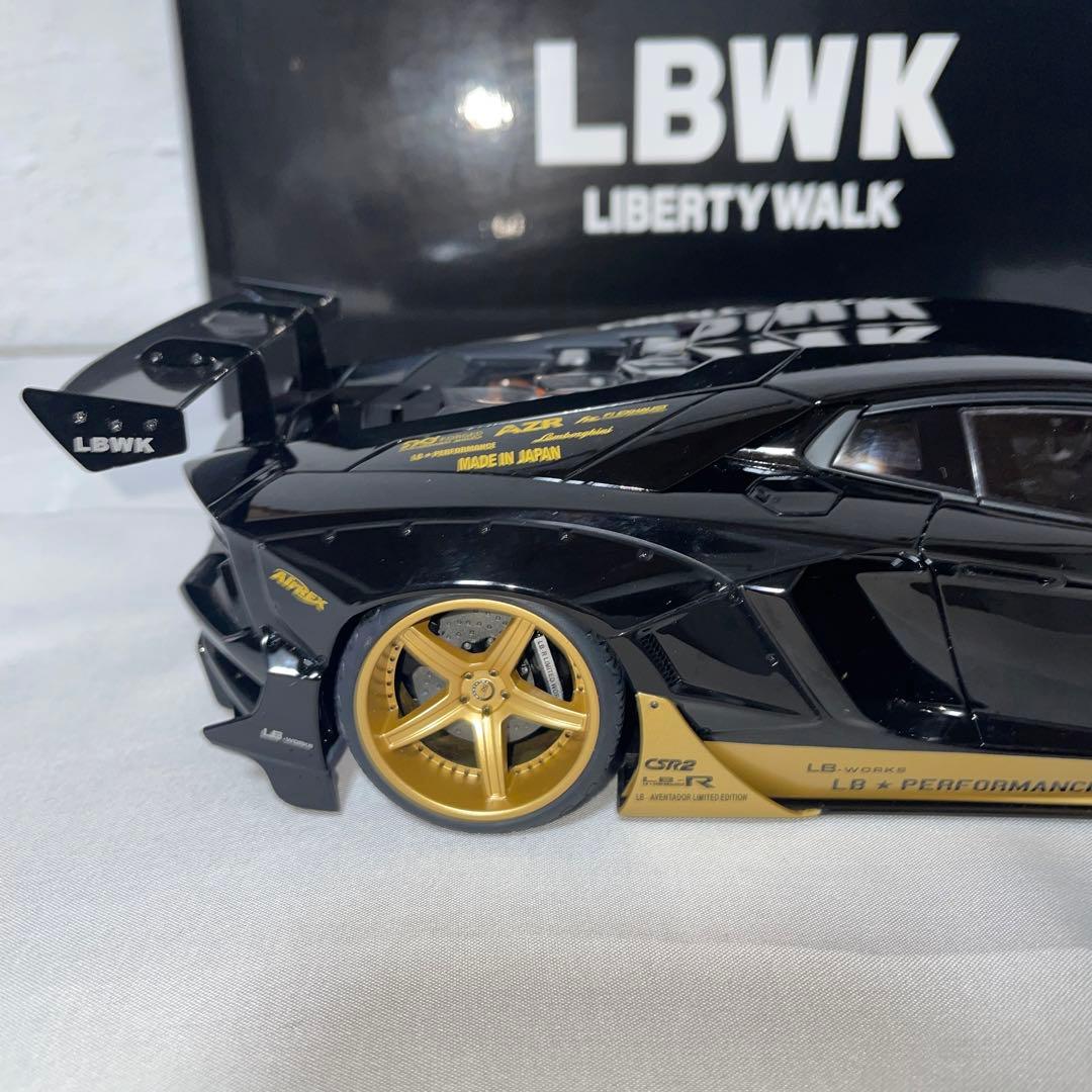 オートアート　1/18　ランボルギーニ　アヴェンタドール　リミテッドエディション