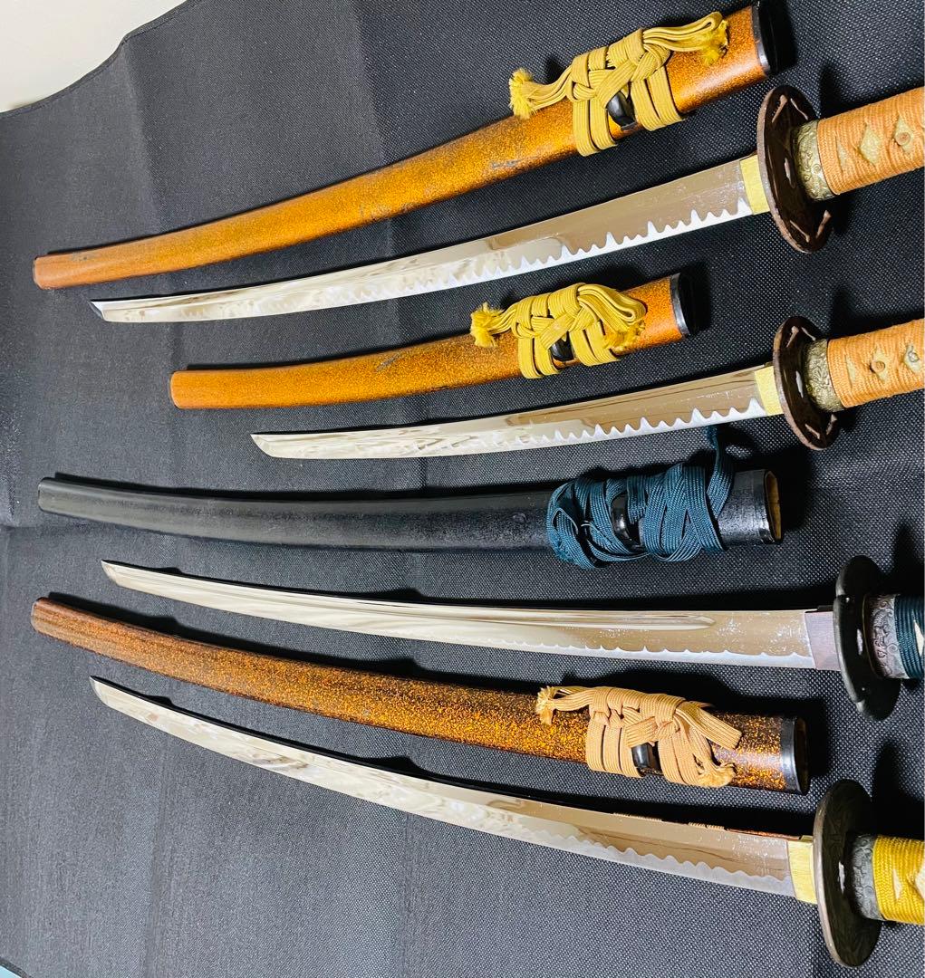 模造刀 のたれ刃紋 居合刀 4本セット 太刀 脇差 コレクション （B02）