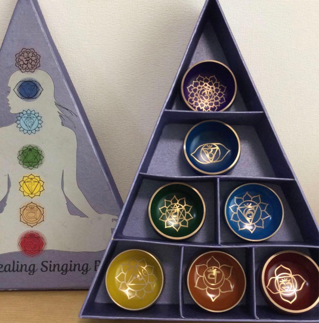 セブンチャクラ　ヒーリングシンギングボウル　7個セット　箱付き　中古