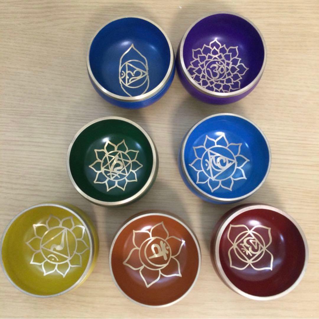 セブンチャクラ　ヒーリングシンギングボウル　7個セット　箱付き　中古