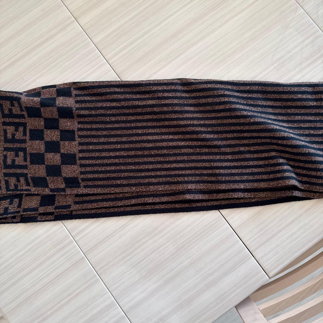 FENDI ロゴ チェック柄 マフラー